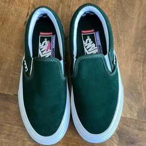NWOT  suede green Vans kids size 3.5